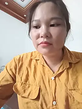 Snapshot of Holy-mi chatting on July 23, 2026, 6:11 am Holy-mi online show from July 23, 2026, 6:11 am