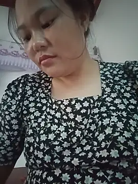 Snapshot of Holy-mi chatting on August 1, 2026, 2:22 am Holy-mi online show from August 1, 2026, 2:22 am