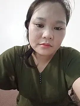 Snapshot of Holy-mi chatting on August 7, 2026, 3:52 am Holy-mi online show from August 7, 2026, 3:52 am