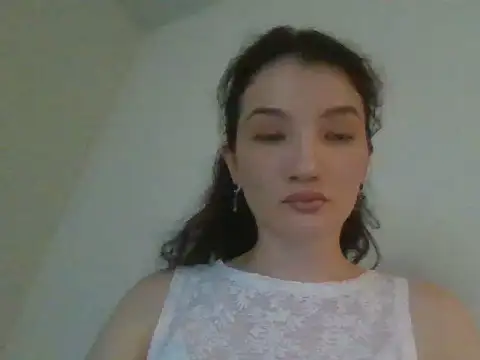 Snapshot of Calenyagi chatting on June 25, 2026, 7:35 am Calenyagi online show from June 25, 2026, 7:35 am