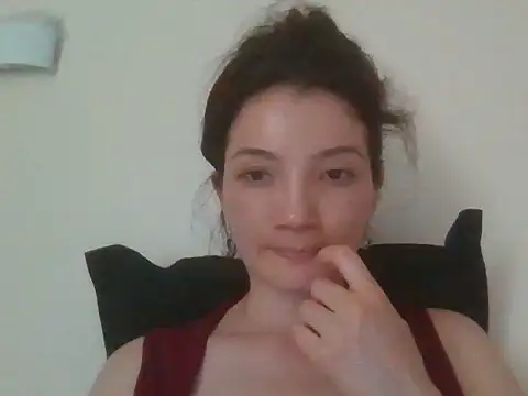 Snapshot of Calenyagi chatting on June 26, 2026, 6:18 am Calenyagi online show from June 26, 2026, 6:18 am