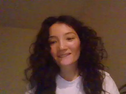 Snapshot of Calenyagi chatting on June 27, 2026, 5:51 pm Calenyagi online show from June 27, 2026, 5:51 pm