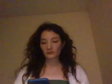 Snapshot of Calenyagi chatting on June 28, 2026, 3:29 pm Calenyagi online show from June 28, 2026, 3:29 pm