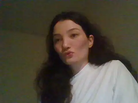 Snapshot of Calenyagi chatting on July 5, 2026, 5:42 pm Calenyagi online show from July 5, 2026, 5:42 pm