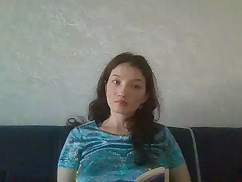 Snapshot of Calenyagi chatting on July 9, 2026, 2:32 pm Calenyagi online show from July 9, 2026, 2:32 pm