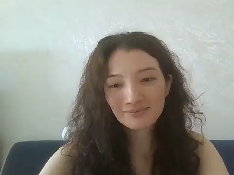 Snapshot of Calenyagi chatting on July 11, 2026, 5:32 am Calenyagi online show from July 11, 2026, 5:32 am