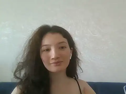 Snapshot of Calenyagi chatting on July 12, 2026, 2:46 am Calenyagi online show from July 12, 2026, 2:46 am