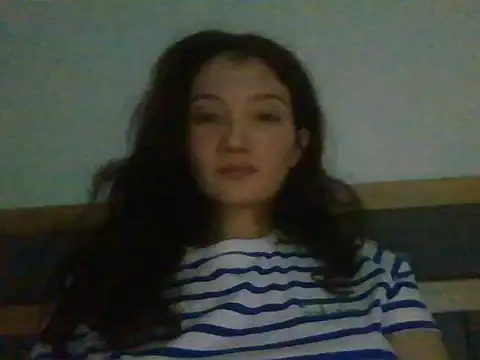 Snapshot of Calenyagi chatting on July 24, 2026, 3:21 pm Calenyagi online show from July 24, 2026, 3:21 pm