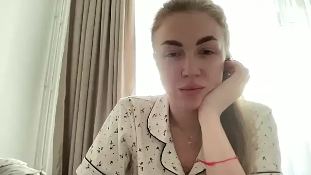 Snapshot of Corinnebi chatting on August 1, 2026, 3:11 pm Corinnebi online show from August 1, 2026, 3:11 pm
