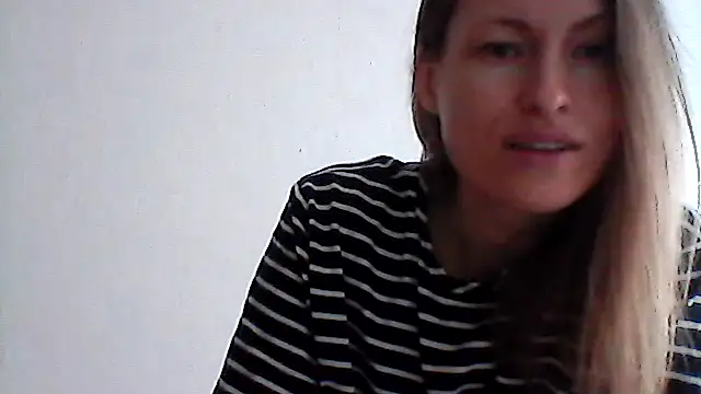 Snapshot of Nimetta chatting on July 14, 2026, 10:32 am Nimetta online show from July 14, 2026, 10:32 am