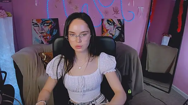 Snapshot of vanesa_lux chatting on July 5, 2026, 9:05 am vanesa lux online show from July 5, 2026, 9:05 am