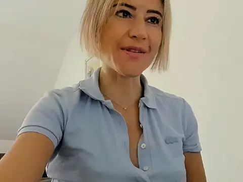 Snapshot of Ssoniaaa chatting on September 12, 2025, 12:49 pm Ssoniaaa online show from September 12, 2025, 12:49 pm