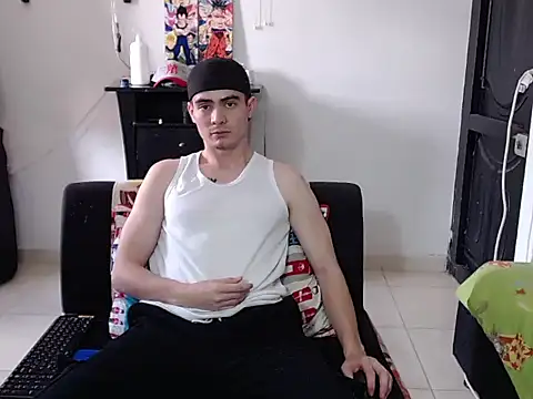 Snapshot of Zac_Efront chatting on July 24, 2026, 6:28 pm Zac Efront online show from July 24, 2026, 6:28 pm