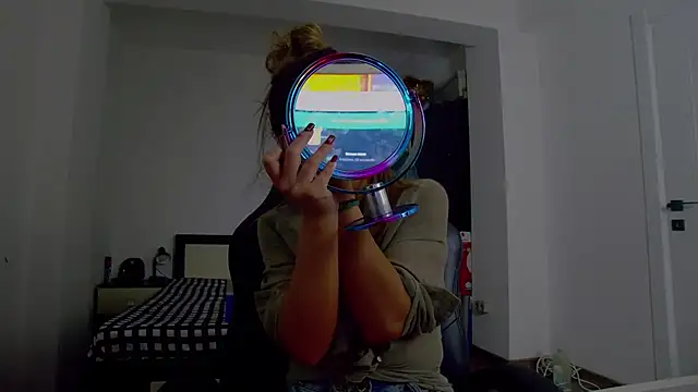 DedeSibel online show from December 14, 2025, 1:49 pm