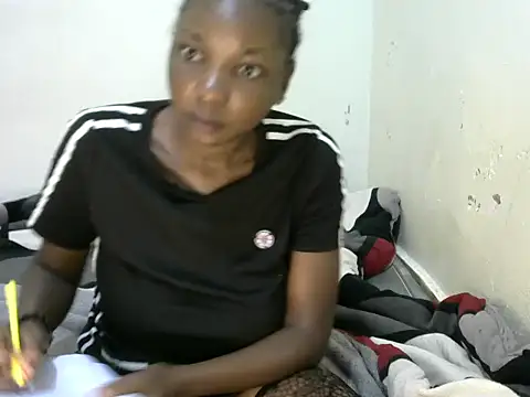 Snapshot of Qcmadonna chatting on July 25, 2026, 9:18 am Qcmadonna online show from July 25, 2026, 9:18 am