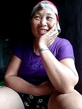 Snapshot of NyloveSquirt chatting on July 28, 2026, 10:21 am NyloveSquirt online show from July 28, 2026, 10:21 am