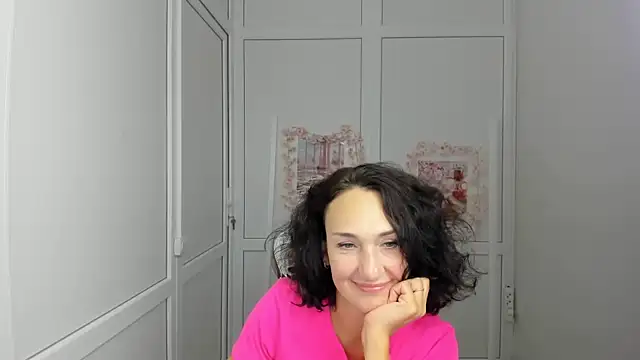 Snapshot of OliviaKateee chatting on July 13, 2026, 12:19 pm OliviaKateee online show from July 13, 2026, 12:19 pm