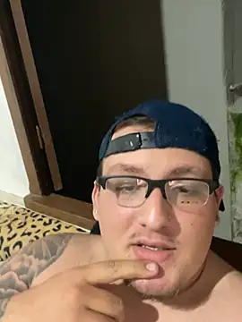 luisinnnnnn online show from July 27, 2026, 10:39 pm