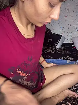 Snapshot of Romantic_couple69 chatting on July 18, 2026, 4:05 am Romantic couple69 online show from July 18, 2026, 4:05 am