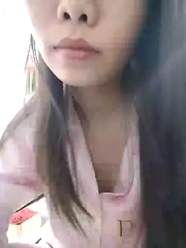 Snapshot of -Evador- chatting on July 5, 2026, 7:04 am -Evador- online show from July 5, 2026, 7:04 am