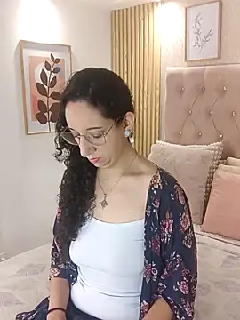 Katy Snown online show from July 23, 2026, 12:47 pm