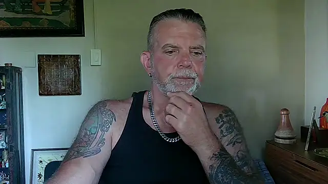 Snapshot of BossDominus chatting on June 23, 2026, 1:36 am BossDominus online show from June 23, 2026, 1:36 am