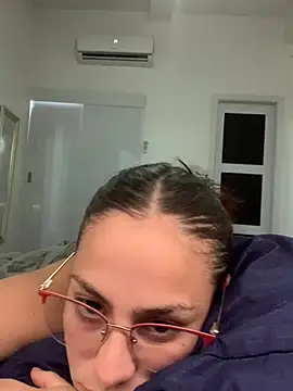 Snapshot of gatitapicosa chatting on July 15, 2026, 1:11 am gatitapicosa online show from July 15, 2026, 1:11 am