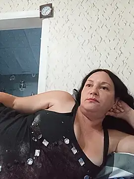 Snapshot of Irisssska chatting on July 9, 2026, 4:11 pm Irisssska online show from July 9, 2026, 4:11 pm