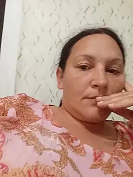 Snapshot of Irisssska chatting on July 13, 2026, 7:05 pm Irisssska online show from July 13, 2026, 7:05 pm