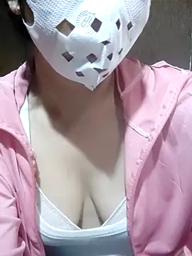 Snapshot of Hiha-nn chatting on June 24, 2026, 11:37 pm Hiha-nn online show from June 24, 2026, 11:37 pm