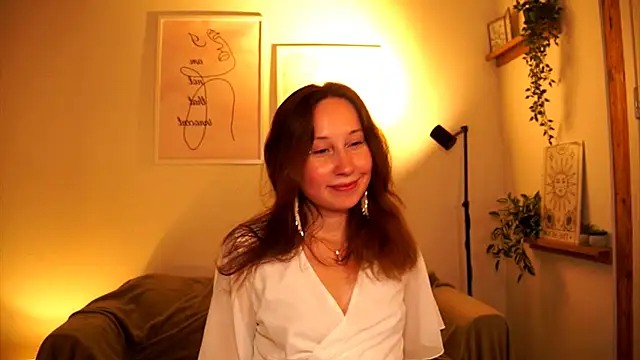 Enchantyy online show from August 7, 2026, 4:09 pm