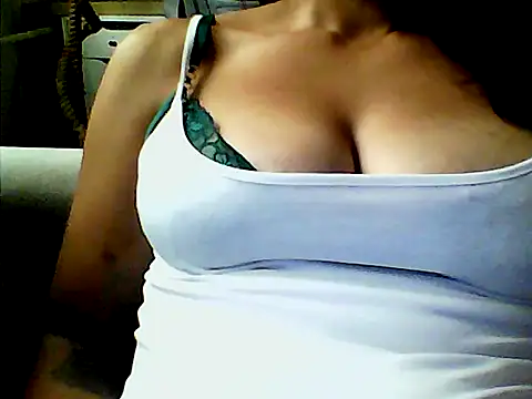 lucieee888 online show from July 8, 2026, 10:31 am
