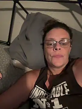 Snapshot of MatildaJane5 chatting on July 9, 2026, 5:28 pm MatildaJane5 online show from July 9, 2026, 5:28 pm