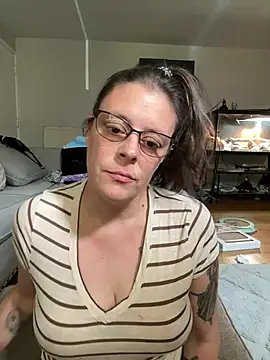 Snapshot of MatildaJane5 chatting on July 22, 2026, 6:11 pm MatildaJane5 online show from July 22, 2026, 6:11 pm