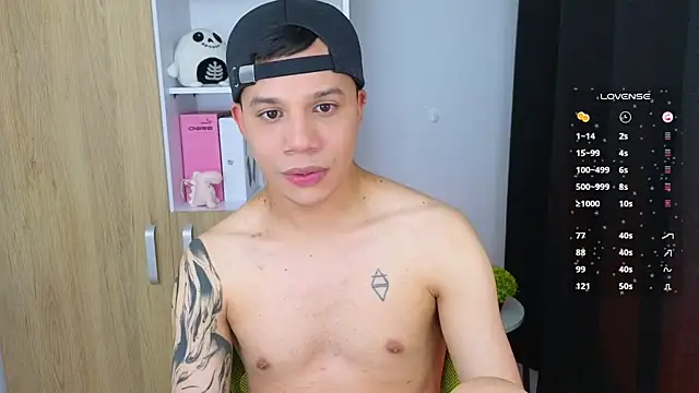 Snapshot of Im_Marco_ chatting on July 2, 2026, 3:23 am Im Marco online show from July 2, 2026, 3:23 am