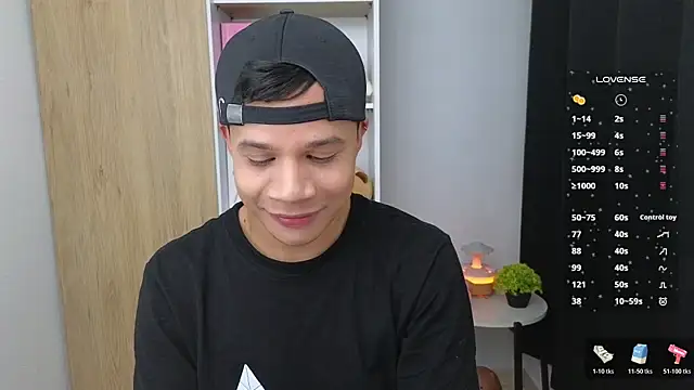 Snapshot of Im_Marco_ chatting on July 22, 2026, 3:20 am Im Marco online show from July 22, 2026, 3:20 am