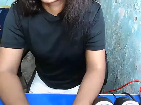 Snapshot of urmila208021 chatting on July 29, 2026, 6:22 am urmila208021 online show from July 29, 2026, 6:22 am