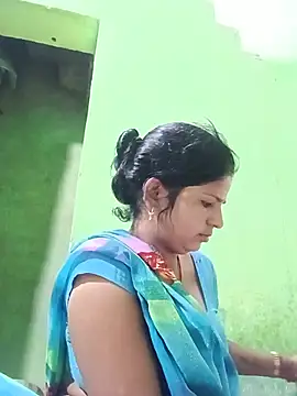 Joohi Chawla143 online show from July 22, 2026, 1:08 am