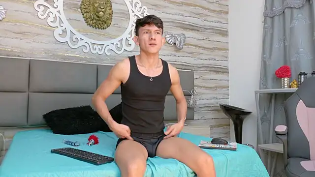 Max silver  online show from June 26, 2026, 2:43 pm