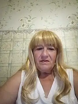 EmmaSwan555 online show from July 7, 2026, 10:14 pm