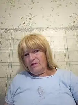 EmmaSwan555 online show from July 9, 2026, 5:28 pm
