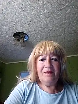 EmmaSwan555 online show from July 12, 2026, 5:09 am
