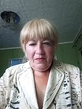 EmmaSwan555 online show from July 18, 2026, 4:00 pm
