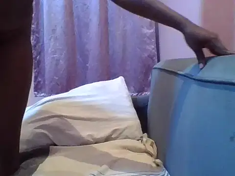 Snapshot of Thick_Me- chatting on July 7, 2026, 5:32 am Thick Me- online show from July 7, 2026, 5:32 am