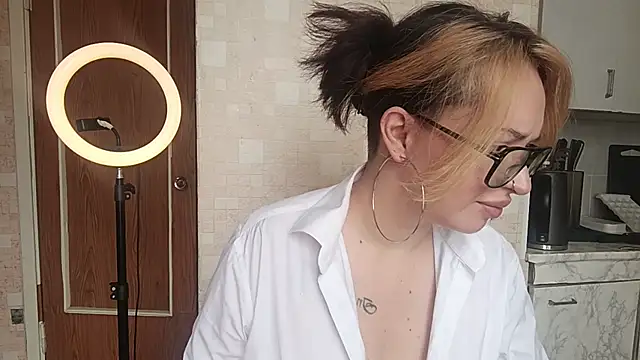 ElianaFox  online show from July 16, 2026, 9:26 am