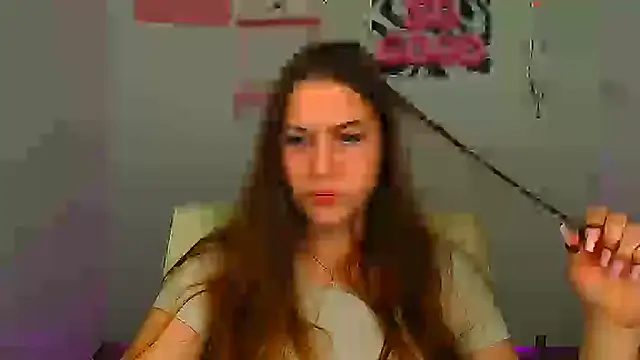 Snapshot of Holly_Mooon_ chatting on July 23, 2026, 5:16 am Holly Mooon online show from July 23, 2026, 5:16 am