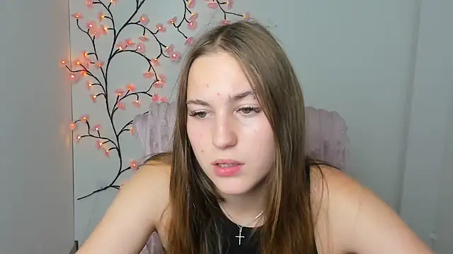 Snapshot of Holly_Mooon_ chatting on July 27, 2026, 11:17 am Holly Mooon online show from July 27, 2026, 11:17 am