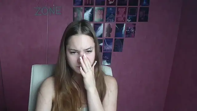 Snapshot of Holly_Mooon_ chatting on July 29, 2026, 5:27 am Holly Mooon online show from July 29, 2026, 5:27 am