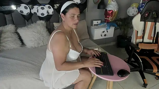 Martina Milff online show from July 9, 2026, 8:24 pm