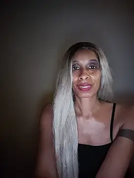 Snapshot of DulceThiccc chatting on July 27, 2026, 2:18 am DulceThiccc online show from July 27, 2026, 2:18 am